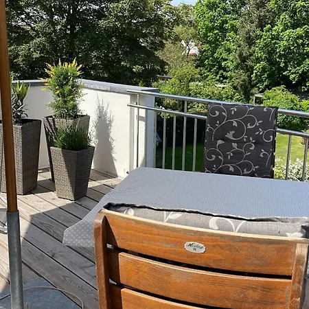 Mit Gartenblick Und Dachterrasse